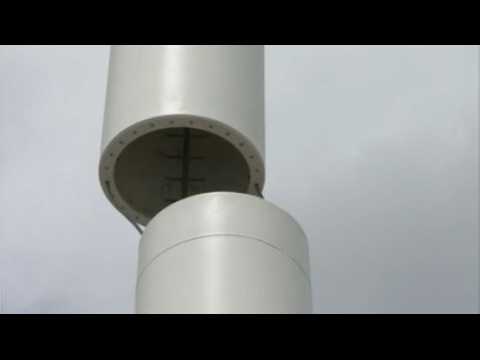 Lyon : au plus pres de la pose du mat de la Tour...