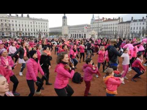 Lyon : "Danser pour elles" place Bellecour