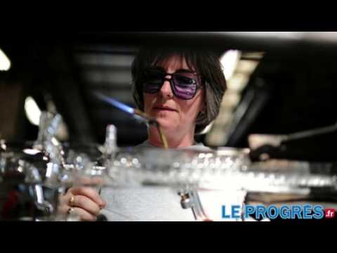 Dans l'univers de la première souffleuse de verre de France