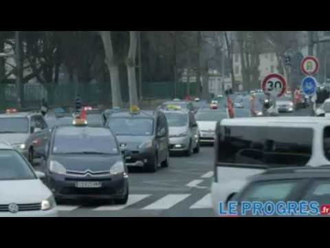 Les taxis perturbent le circulation à Lyon