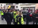 Les gilets jaunes face à la police place du marché à Nancy