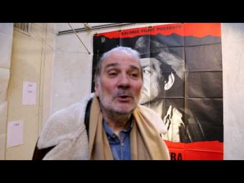 Laurent Ventura présente l'exposition en hommage à son père, Lino Ventura, à Pontarlier