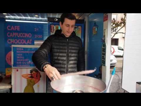 Fête foraine à Lunéville : quelques secondes pour une barbe à papa !