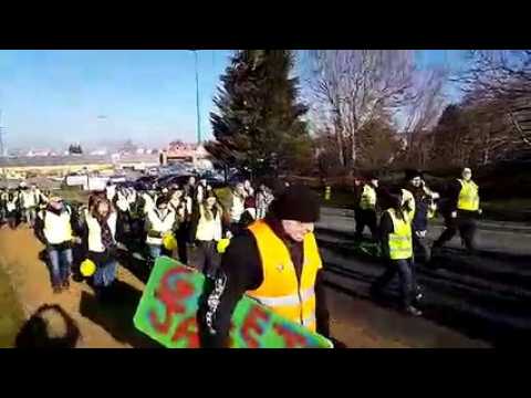 Les gilets jaunes filtrent le rond-point d'Haudainville