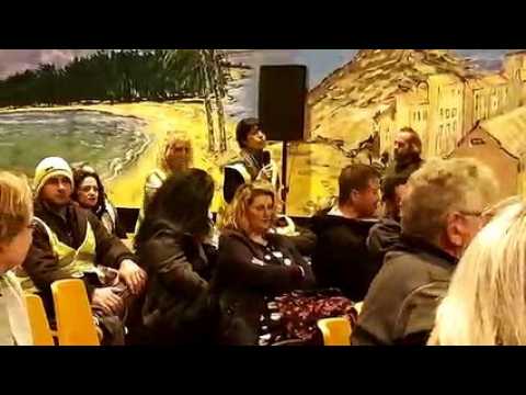 Grand débat national à Verdun : les gilets jaunes verdunois rendent hommage à leurs maires