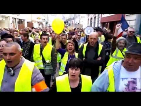 700 gilets jaunes à Besançon : la rue de Belfort bloquée