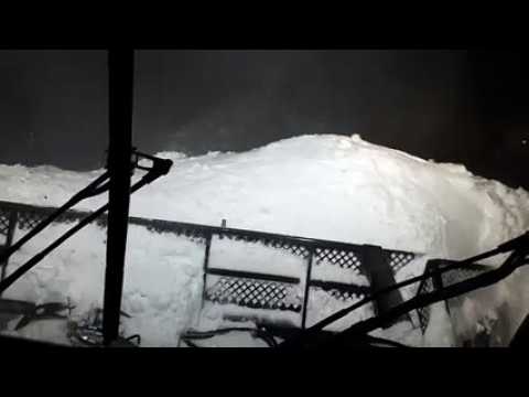 Pays des Écrins : la descente de la dameuse au petit matin