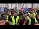 Gilets jaunes Frédéric Vuillaume qui a reçu un courrier du préfet prend la parole pendant la manif à Besançon