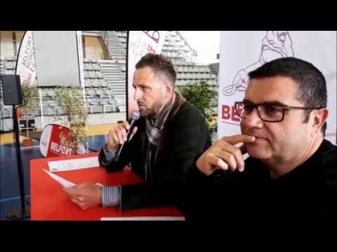 Christophe Moreau fait une dictée aux CM2 de Belfort à l'occasion de l’étape du Tour de France prévue le 12 juillet prochain