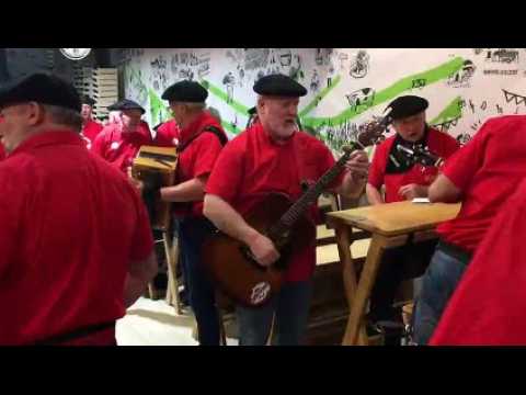 Pavillon 3 des produits régionaux : les Basques font déjà la fête ce dimanche matin