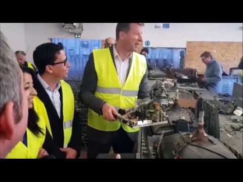 Visite de Yannick Jadot, tête de liste EELV aux Européennes dans l'entreprise d'insertion Envie 2E à Valentigney