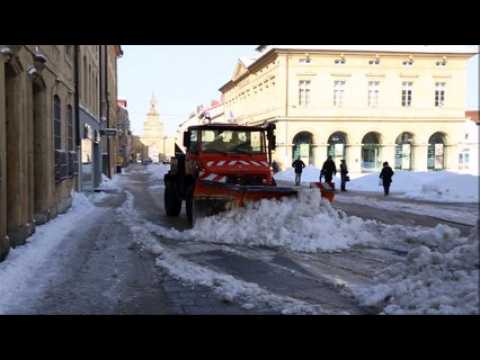 Déneigement des trottoirs du centre ville à Pontarlier