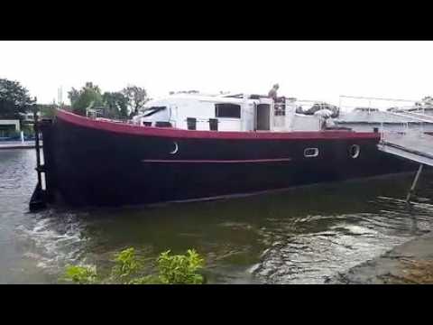 Montbéliard : 14 ans plus tard, la péniche "Le Fin" largue les amarres