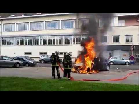 Vesoul : un véhicule en feu place du 11e-Chasseurs