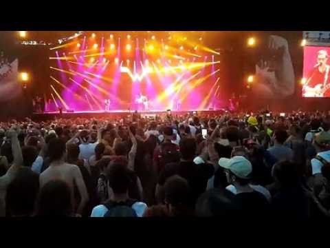 Eurockéennes de Belfort Weezer sur la Grande Scène et leur tube Island in the sun