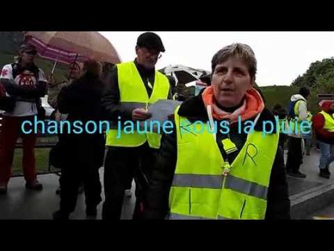 Pascal et Françoise, de Grand-Charmont, gilets jaunes chantent pour le pouvoir d'achat