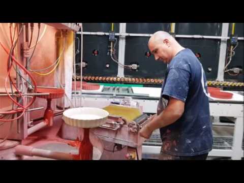 Dans les coulisses de la fabrication des poteries culinaires de l'entreprise Emile Henry