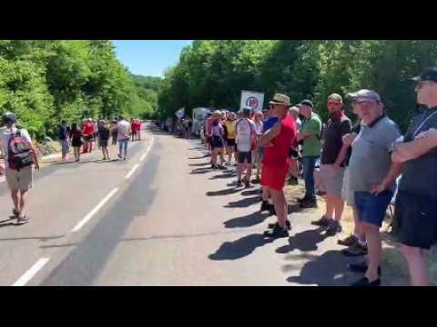 Le passage des coureurs au sommet de la côte de Maron