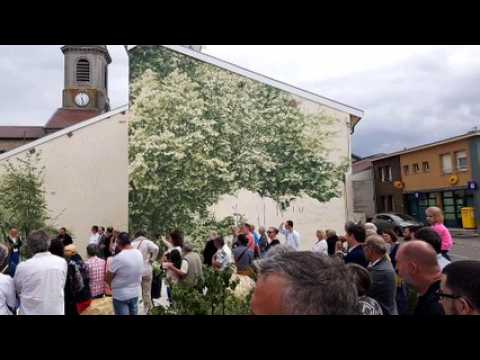 Pierrefitte-sur-Aire : inauguration d'une fresque dans le cadre du festival du Vent des forêts