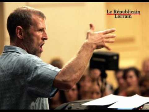 Jacky Locks écoute toujours son chœur