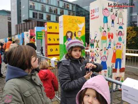Vingt ans après, Berlin refait le mur