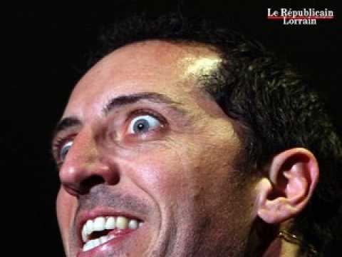 Gad Elmaleh prépare "un show avec musiciens et danseurs"