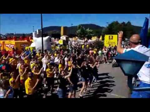 Tour de France à Saint-Dié : la choré des caravaniers avant le départ