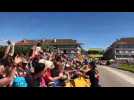 Depart du Tour de France à Saint-Dié : clapping géant sur la ligne de départ en attendant les coureurs...
