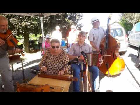 Débuts en musique sur le marché nocturne d'été au Girmont-Val-d'Ajol