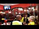 Des Gilets jaunes entre réflexion et déception après l'intervention d'Emmanuel Macron