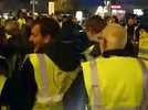 [VIDEO] Gilets jaunes : quand une voiture accélère dans la foule , à Sélestat