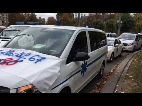 Les ambulanciers manifestent place de la République à Strasbourg