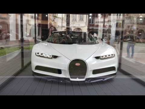 Une Bugatti Chiron au marché de Noël de Strasbourg :  « agréablement surprenant » !