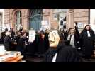 Les avocats manifestent devant le TGI de Colmar