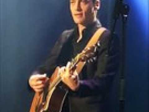 Jean-Baptiste Guégan, sosie vocal de Johnny Hallyday à la cérémonie des Mérites sportifs