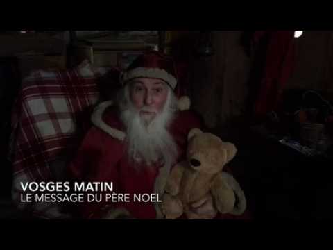 Le Père Noël souhaite un joyeux Noël