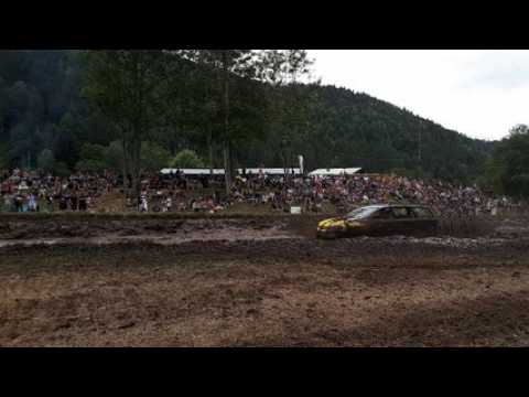 La course dans la boue à Saint-Maurice-sur-Moselle