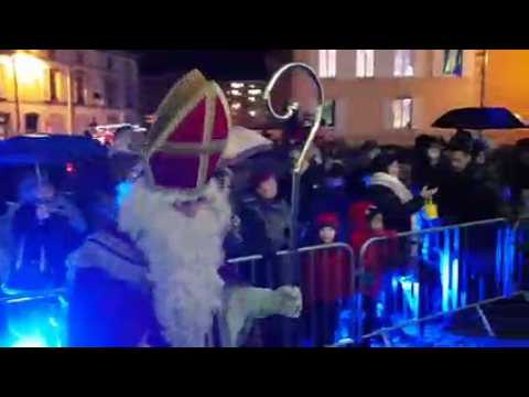 Bain de foule et remise des clés de la Ville de Remiremont pour saint Nicolas