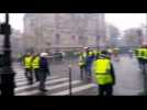 Gilets jaunes à Paris : des gaz lacrymogènes et des casseurs