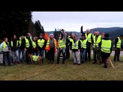 Des gilets jaunes au rond-point du bout du lac à Gérardmer