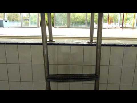 Neufchâteau : plongée au cœur de la piscine livrée aux pelleteuses