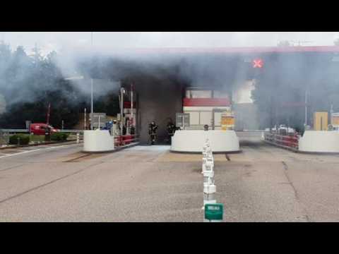 Une voiture prend feu au péage de Bulgnéville