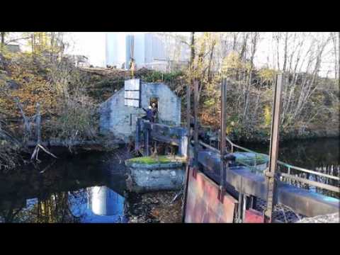 Enlèvement et pose des vannes de la centrale hydroélectrique d'Epinal