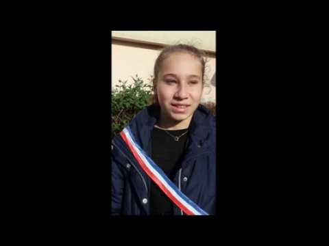 Amélie Cambray, du conseil municipal des jeunes de Saint-Amé, présente à la cérémonie de commémoration de l'Armistice du 11 Novembre 1918