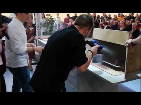 Epinal Salon de la gourmandise Réalisation d'une bûche mûre et chocolat démonstration culinaire