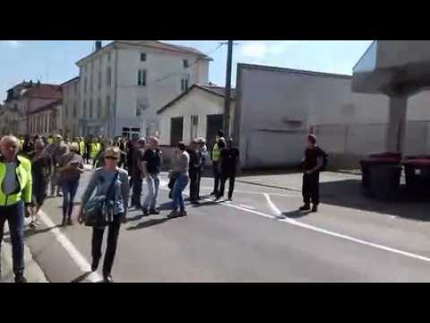 Les gilets jaunes manifestent au centre-ville d’Epinal
