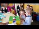 Remiremont : Quand les enfants apprennent à reconnaître au toucher le contenu d'une boîte