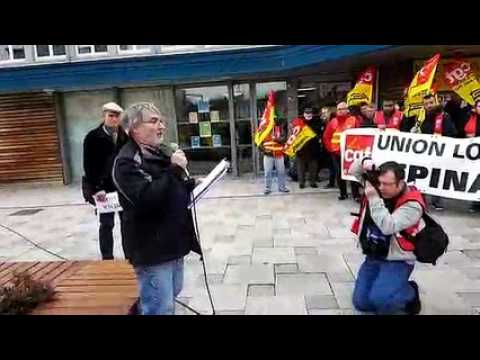 Manifestation devant la gare d'Epinal pour sauver les lignes de train vosgiennes