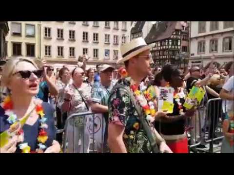 Collectif Métissé fait danser son public à la Grande braderie de Strasbourg