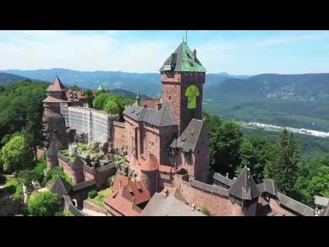 Le château du Haut-Koenigsbourg passe au jaune